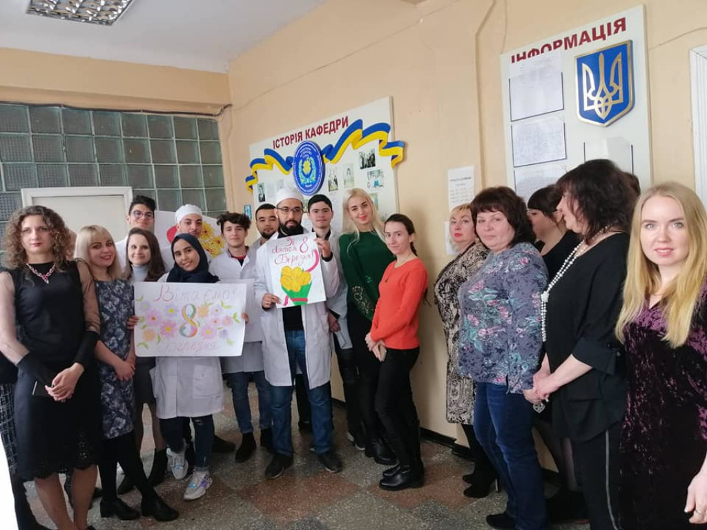 Виховний захід «Жінка  − довічна загадка природи»