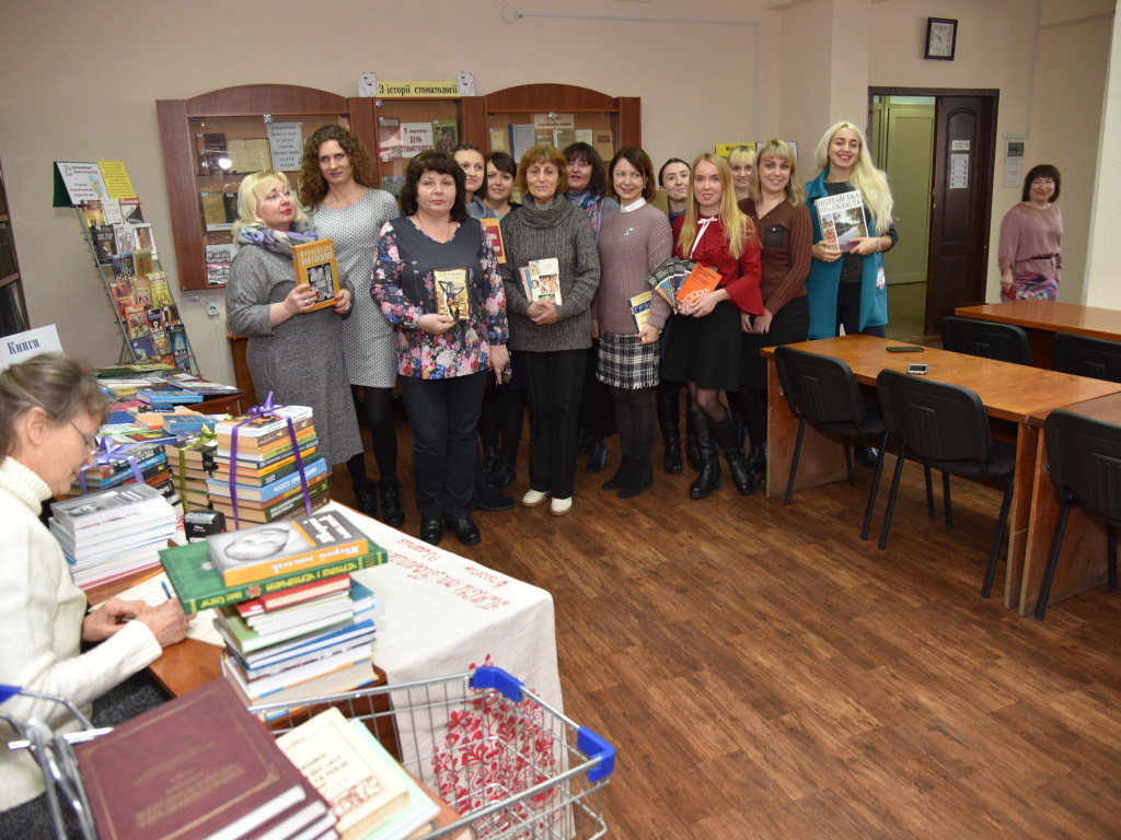 «Подаруй книгу бібліотеці Академії!» (International Book Giving Day)