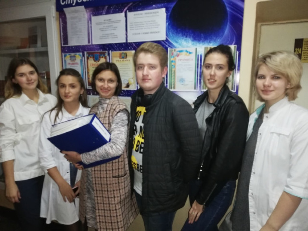 Засідання студентського наукового гуртка підсекції "Англійська мова"