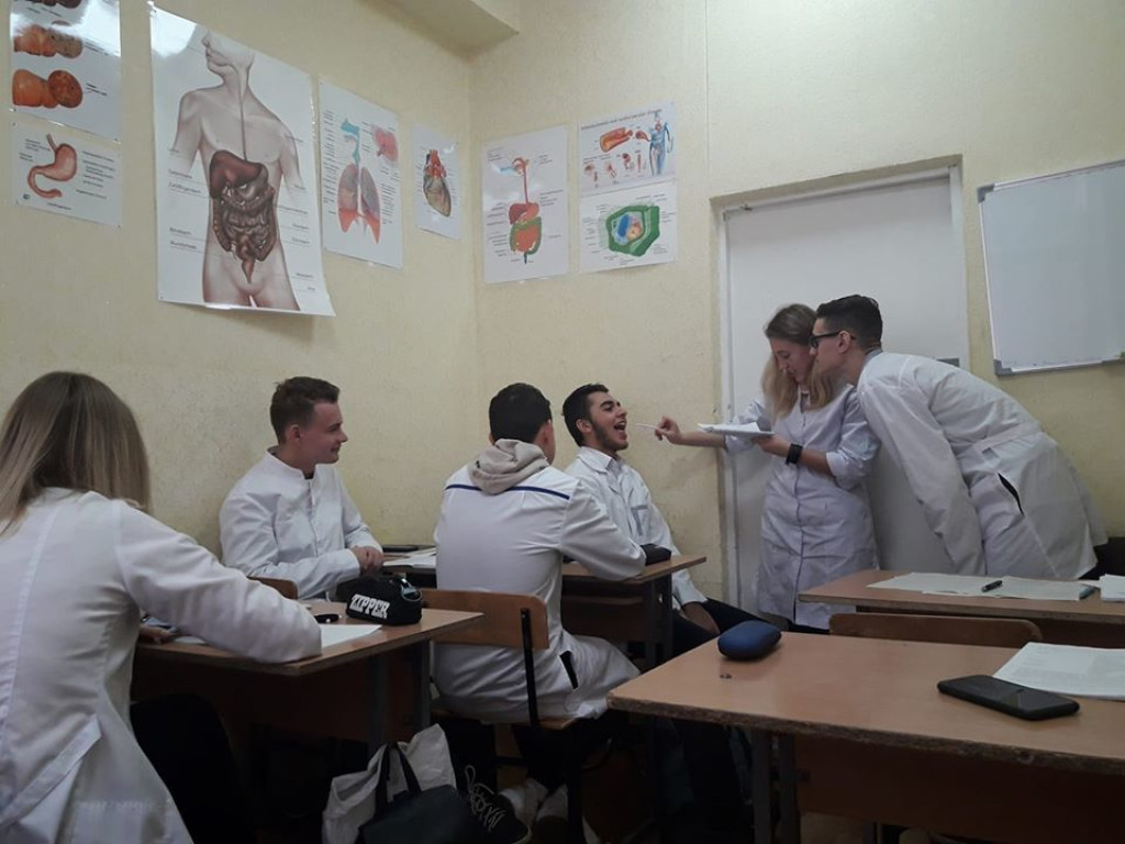 Виховний захід «At the Dentist»