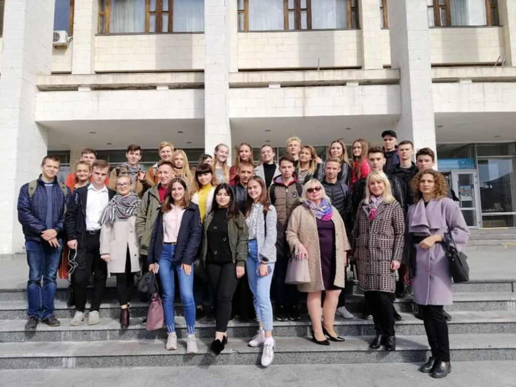 Екскурсія «Відкрий для себе бібліотеку»