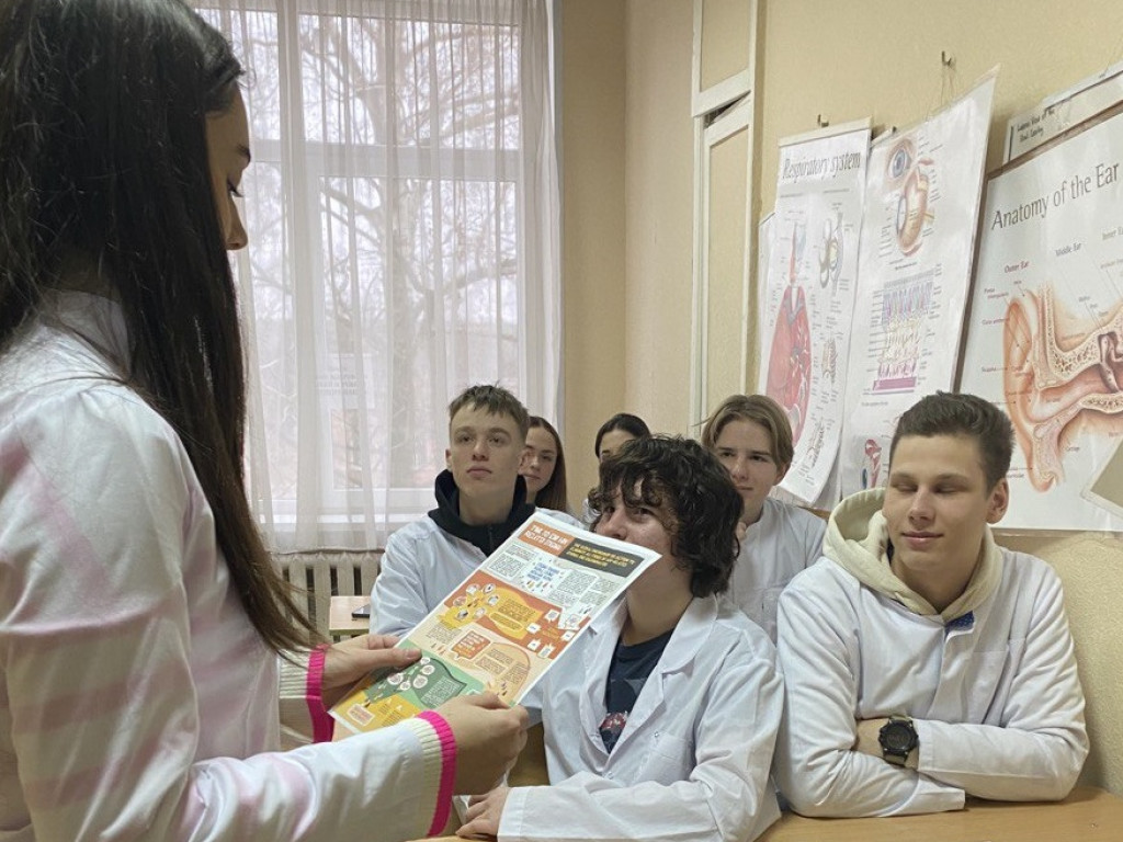 До Всесвітнього дня боротьби зі СНІДом (World Aids Day)