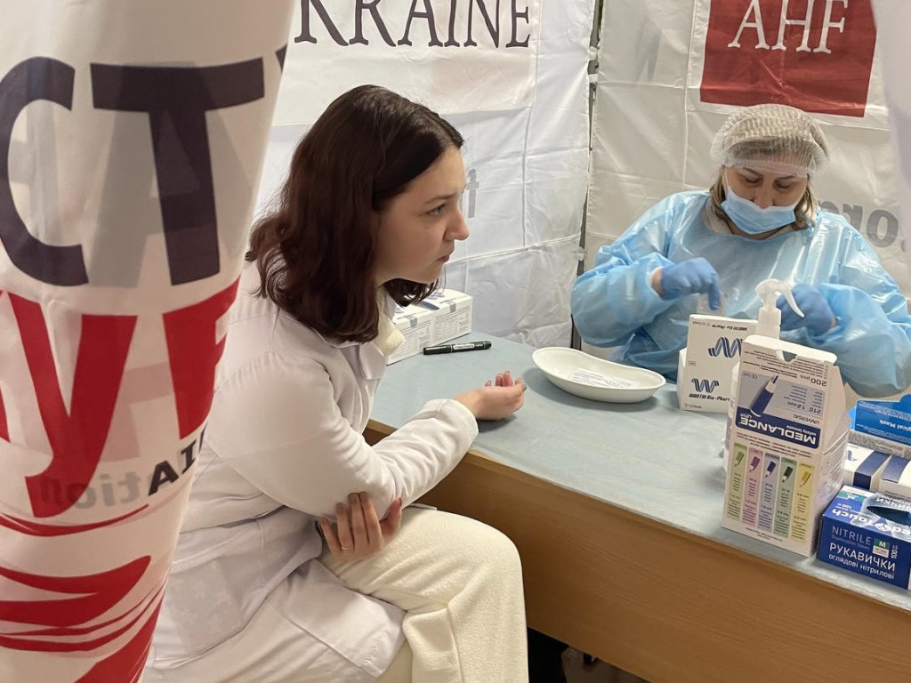 До Всесвітнього дня боротьби зі СНІДом (World Aids Day)