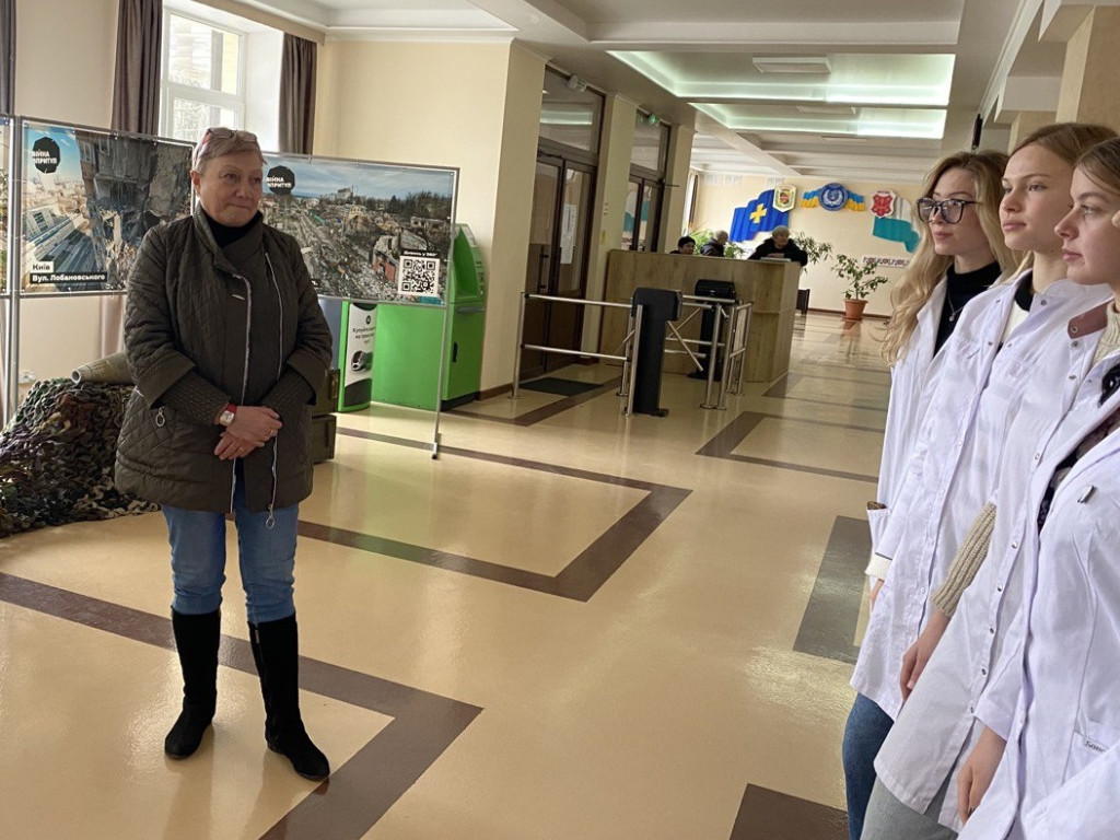 Виставка "Війна впритул"